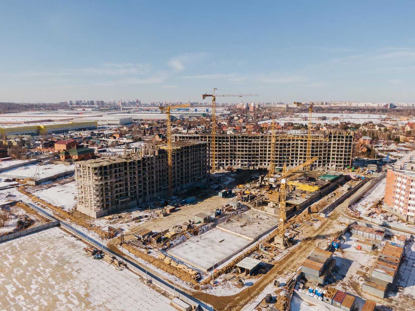2022 Март